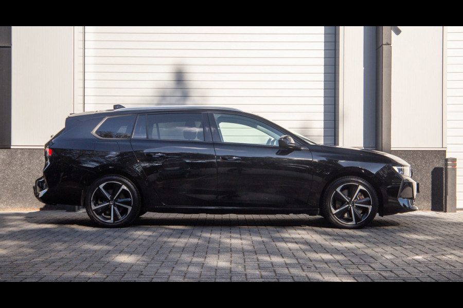 Opel Astra Sports Tourer 1.6 Hybrid Elegance