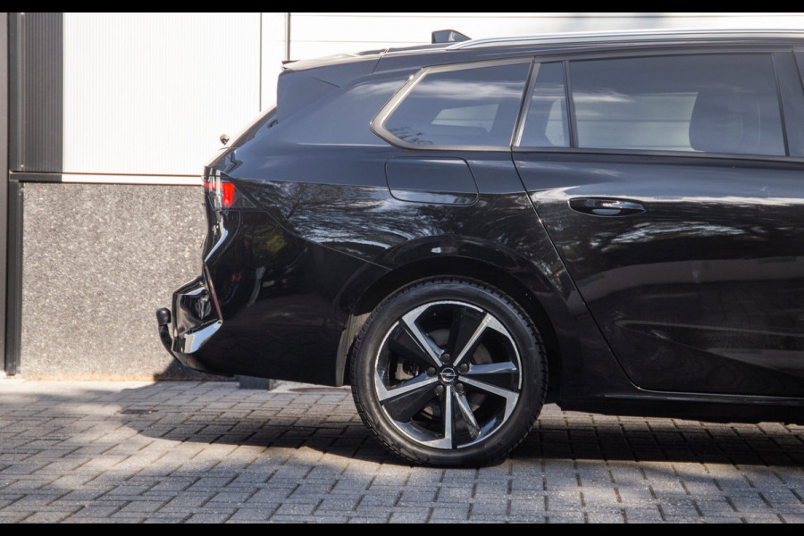 Opel Astra Sports Tourer 1.6 Hybrid Elegance
