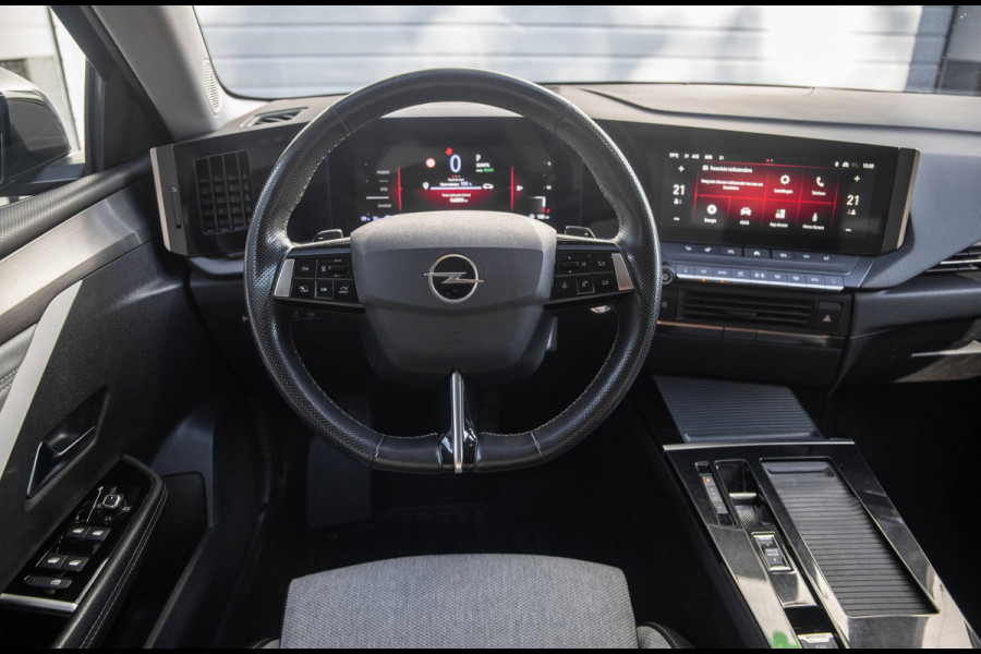 Opel Astra Sports Tourer 1.6 Hybrid Elegance