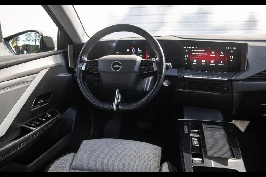 Opel Astra Sports Tourer 1.6 Hybrid Elegance
