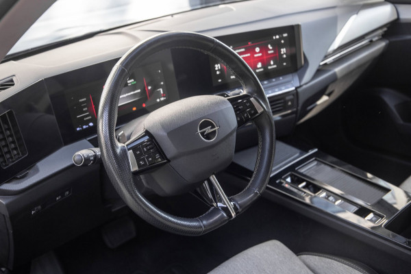 Opel Astra Sports Tourer 1.6 Hybrid Elegance