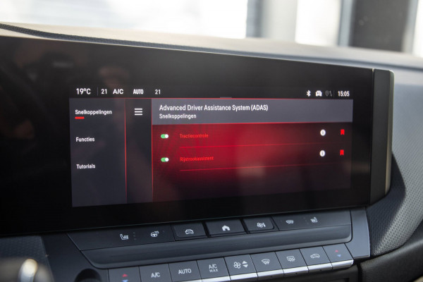 Opel Astra Sports Tourer 1.6 Hybrid Elegance