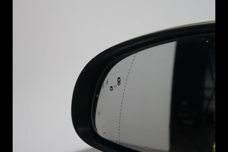 Hyundai Kona 1.0T FASHION + TREKHAAK | CAMERA | APPLE CARPLAY | ANDROID AUTO | 18 INCH LMV