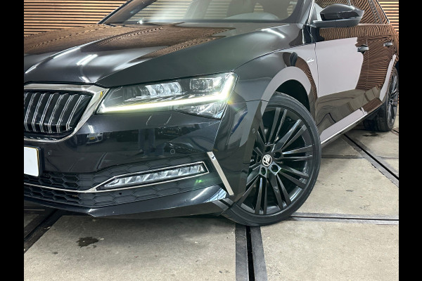 Škoda Superb Combi 1.4 TSI iV Laurin & Klement | Panoramadak | Carplay | Verwarmbare/Ventilatie stoelen | 360° Camera | Leder| ACC