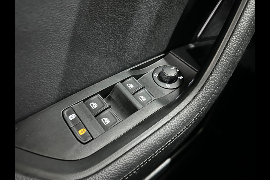 Škoda Superb Combi 1.4 TSI iV Laurin & Klement | Panoramadak | Carplay | Verwarmbare/Ventilatie stoelen | 360° Camera | Leder| ACC