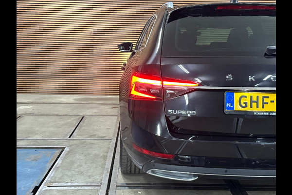 Škoda Superb Combi 1.4 TSI iV Laurin & Klement | Panoramadak | Carplay | Verwarmbare/Ventilatie stoelen | 360° Camera | Leder| ACC