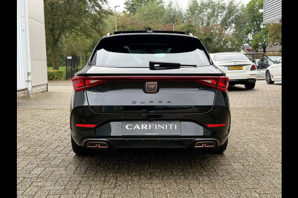 CUPRA Leon Sportstourer 1.4 e-Hybrid 245 Pk Business | Panoramadak | Navigatie | Camera | Clima | Sportstoelen | Keyless | 19".