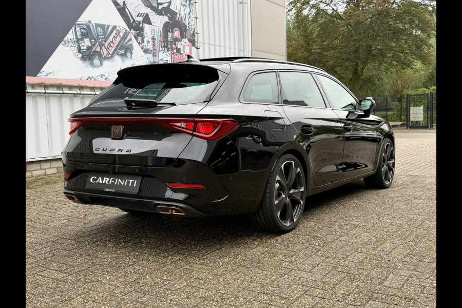 CUPRA Leon Sportstourer 1.4 e-Hybrid 245 Pk Business | Panoramadak | Navigatie | Camera | Clima | Sportstoelen | Keyless | 19".