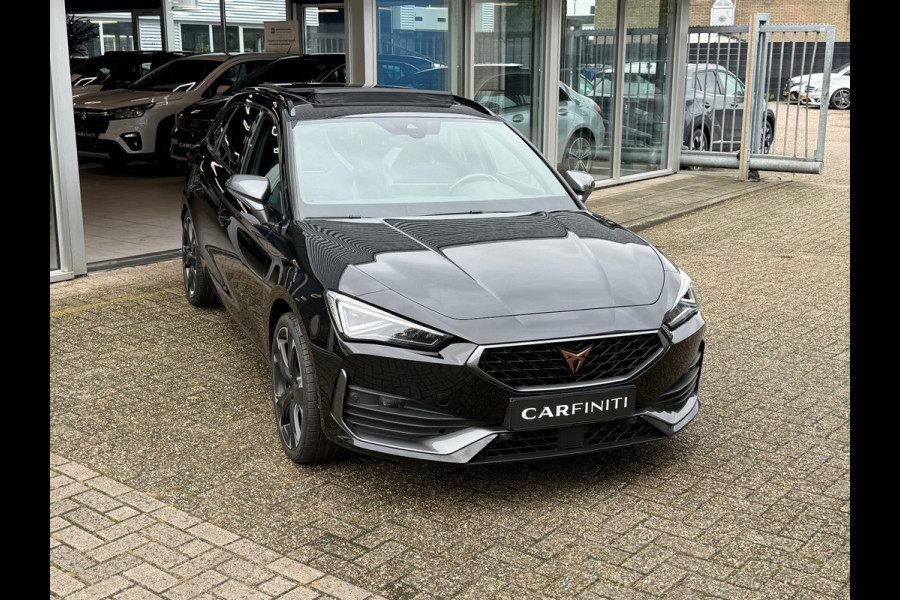CUPRA Leon Sportstourer 1.4 e-Hybrid 245 Pk Business | Panoramadak | Navigatie | Camera | Clima | Sportstoelen | Keyless | 19".