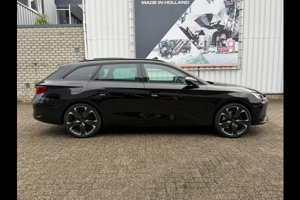 CUPRA Leon Sportstourer 1.4 e-Hybrid 245 Pk Business | Panoramadak | Navigatie | Camera | Clima | Sportstoelen | Keyless | 19".