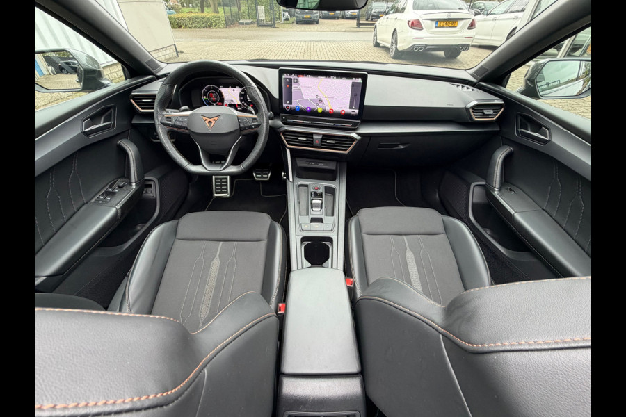 CUPRA Leon Sportstourer 1.4 e-Hybrid 245 Pk Business | Panoramadak | Navigatie | Camera | Clima | Sportstoelen | Keyless | 19".