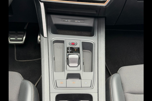 CUPRA Leon Sportstourer 1.4 e-Hybrid 245 Pk Business | Panoramadak | Navigatie | Camera | Clima | Sportstoelen | Keyless | 19".