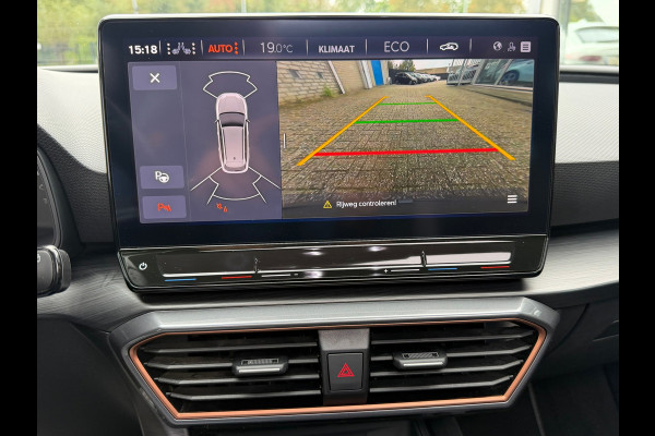 CUPRA Leon Sportstourer 1.4 e-Hybrid 245 Pk Business | Panoramadak | Navigatie | Camera | Clima | Sportstoelen | Keyless | 19".