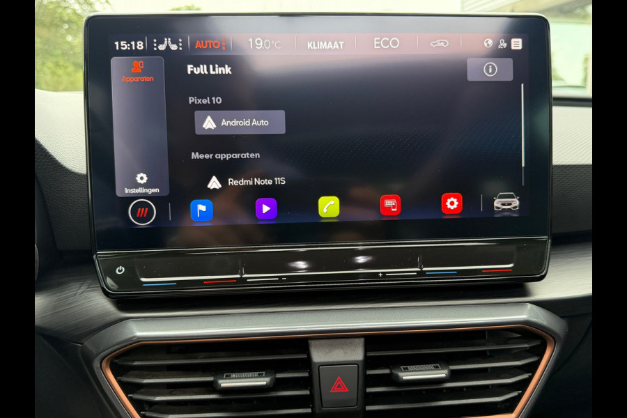 CUPRA Leon Sportstourer 1.4 e-Hybrid 245 Pk Business | Panoramadak | Navigatie | Camera | Clima | Sportstoelen | Keyless | 19".