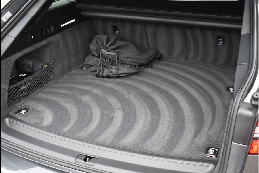 Audi A6 Avant 55 TFSI e Quattro S-Line 367 Pk Competition Pano Matrix HD Leder ACC S6 Diffusor