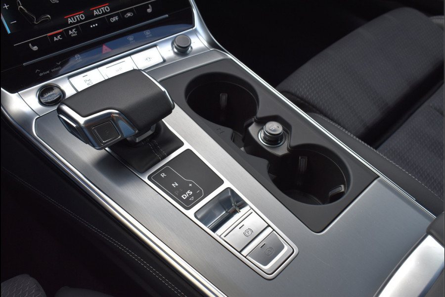 Audi A6 Avant 55 TFSI e Quattro S-Line 367 Pk Competition Pano Matrix HD Leder ACC S6 Diffusor