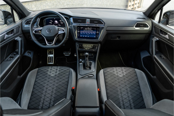 Volkswagen Tiguan 1.4 TSI eHybrid R-Line Business+ Pano / Trekhaak / Black /