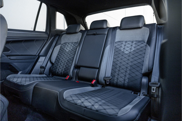 Volkswagen Tiguan 1.4 TSI eHybrid R-Line Business+ Pano / Trekhaak / Black /
