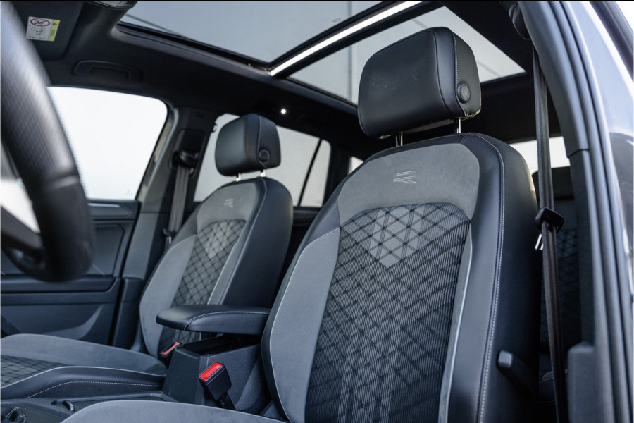 Volkswagen Tiguan 1.4 TSI eHybrid R-Line Business+ Pano / Trekhaak / Black /