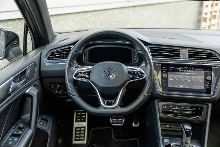 Volkswagen Tiguan 1.4 TSI eHybrid R-Line Business+ Pano / Trekhaak / Black /