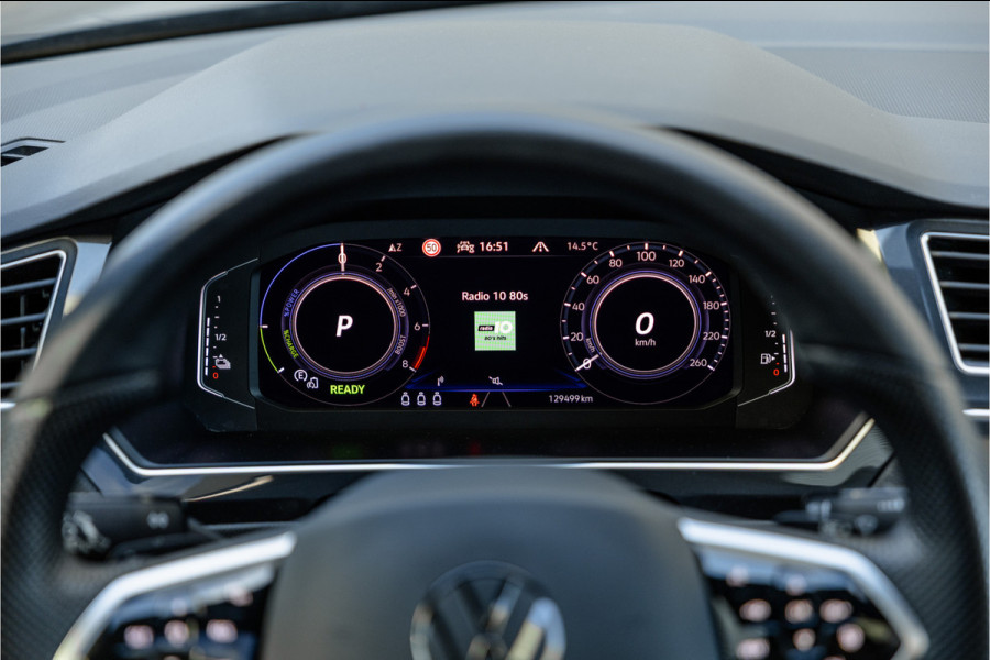 Volkswagen Tiguan 1.4 TSI eHybrid R-Line Business+ Pano / Trekhaak / Black /