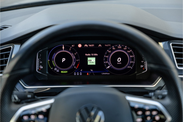 Volkswagen Tiguan 1.4 TSI eHybrid R-Line Business+ Pano / Trekhaak / Black /
