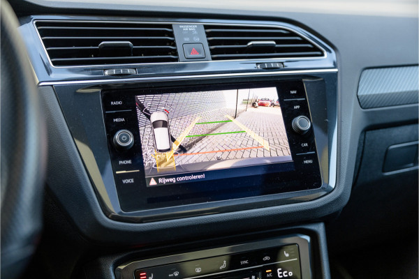 Volkswagen Tiguan 1.4 TSI eHybrid R-Line Business+ Pano / Trekhaak / Black /