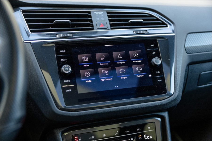 Volkswagen Tiguan 1.4 TSI eHybrid R-Line Business+ Pano / Trekhaak / Black /