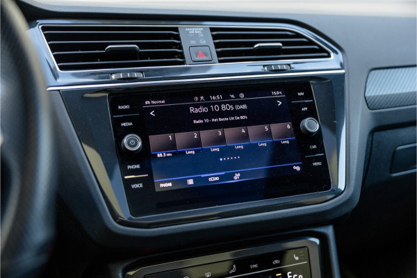 Volkswagen Tiguan 1.4 TSI eHybrid R-Line Business+ Pano / Trekhaak / Black /