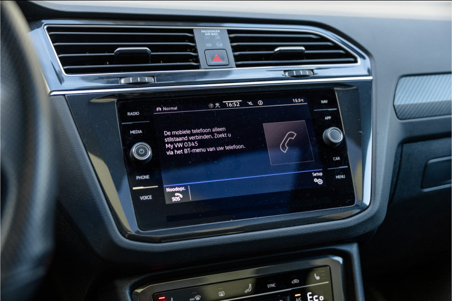 Volkswagen Tiguan 1.4 TSI eHybrid R-Line Business+ Pano / Trekhaak / Black /