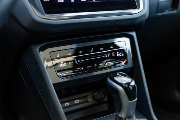 Volkswagen Tiguan 1.4 TSI eHybrid R-Line Business+ Pano / Trekhaak / Black /