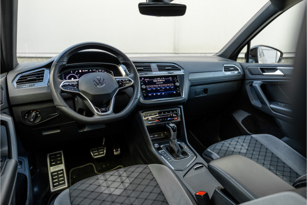 Volkswagen Tiguan 1.4 TSI eHybrid R-Line Business+ Pano / Trekhaak / Black /