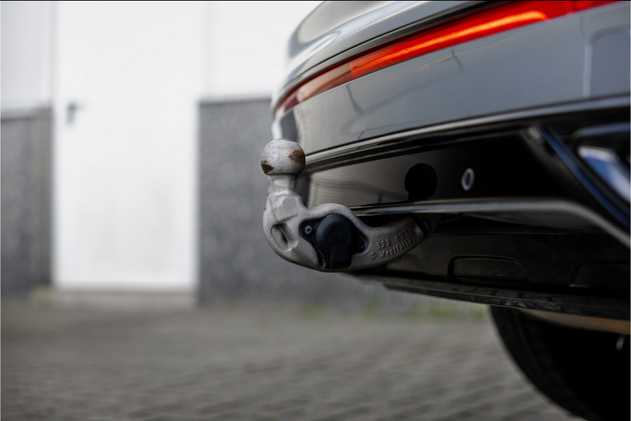 Volkswagen Tiguan 1.4 TSI eHybrid R-Line Business+ Pano / Trekhaak / Black /