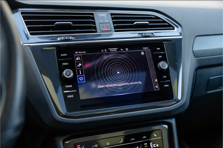 Volkswagen Tiguan 1.4 TSI eHybrid R-Line Business+ Pano / Trekhaak / Black /