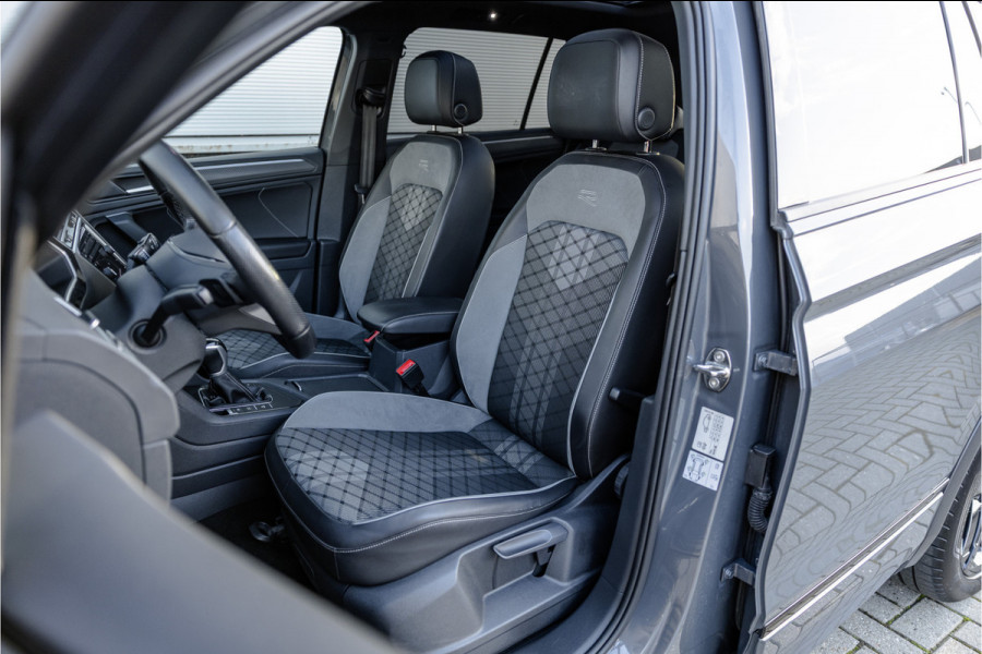 Volkswagen Tiguan 1.4 TSI eHybrid R-Line Business+ Pano / Trekhaak / Black /