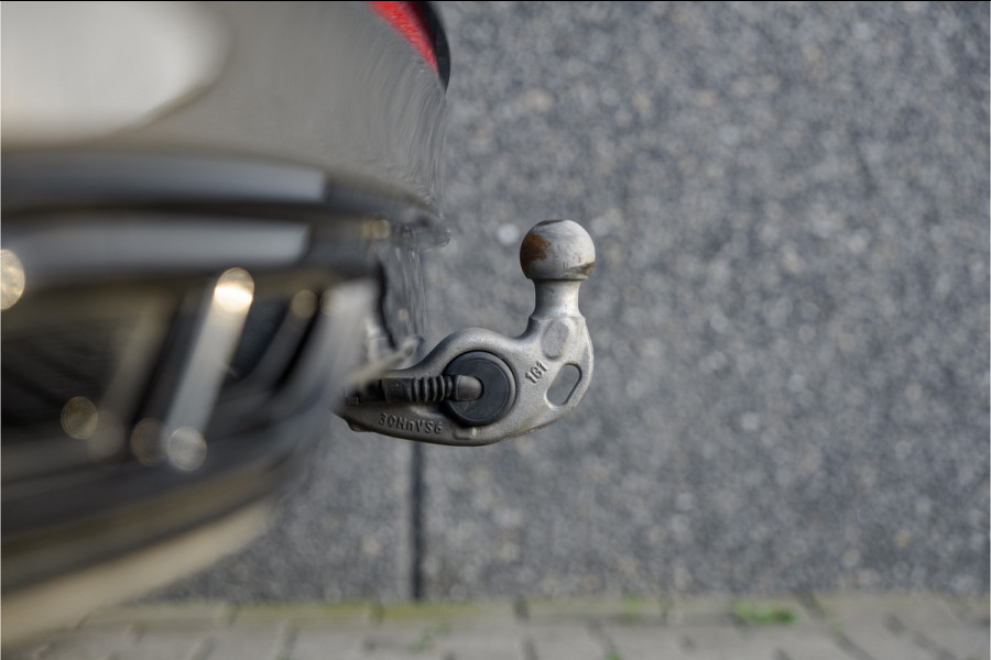Volkswagen Tiguan 1.4 TSI eHybrid R-Line Business+ Pano / Trekhaak / Black /