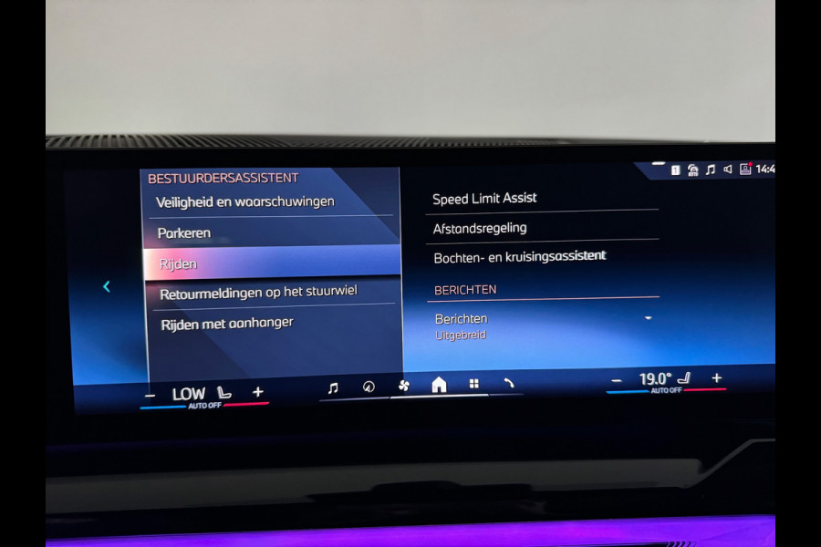 BMW 5 Serie Touring 520i M Pano|H/K|BlindSpot|Maxton|Trekhaak|Sfeer|Camera