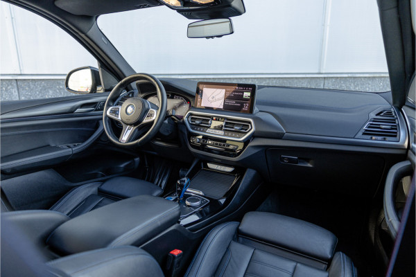 BMW iX3 High Executive 80 kWh SOH 99% M Sport / Pano / Harman Kardon / Laser / 20 inch /