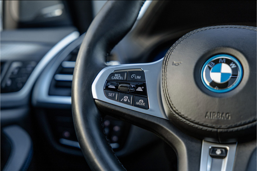 BMW iX3 High Executive 80 kWh SOH 99% M Sport / Pano / Harman Kardon / Laser / 20 inch /