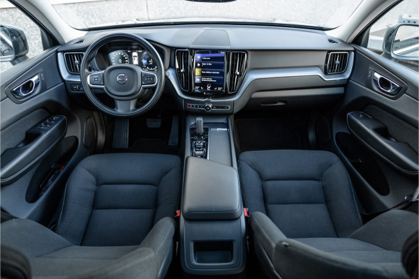 Volvo XC60 2.0 Recharge T6 AWD Panorama / Stoelverwarming / Camera /