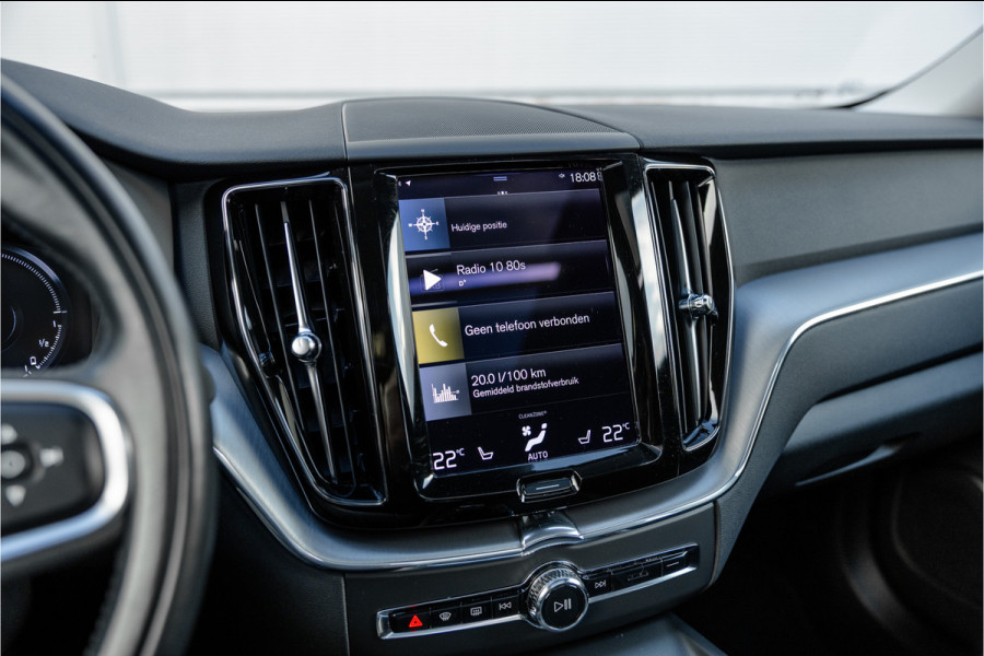 Volvo XC60 2.0 Recharge T6 AWD Panorama / Stoelverwarming / Camera /