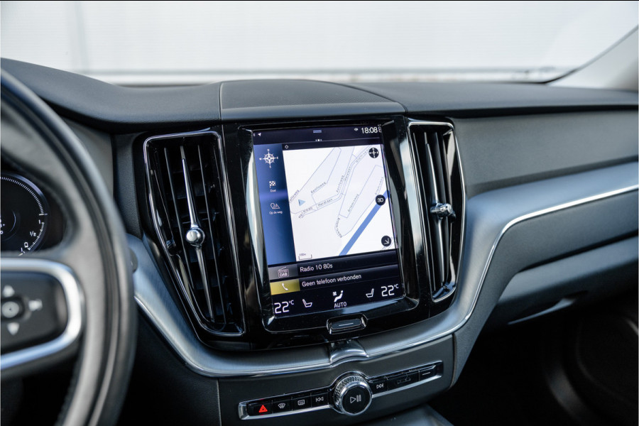 Volvo XC60 2.0 Recharge T6 AWD Panorama / Stoelverwarming / Camera /