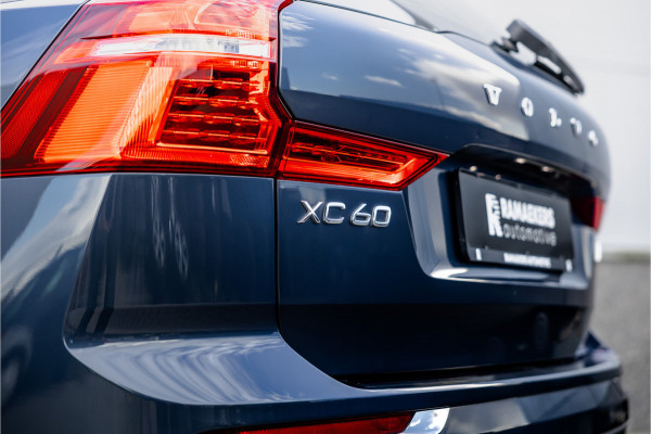 Volvo XC60 2.0 Recharge T6 AWD Panorama / Stoelverwarming / Camera /