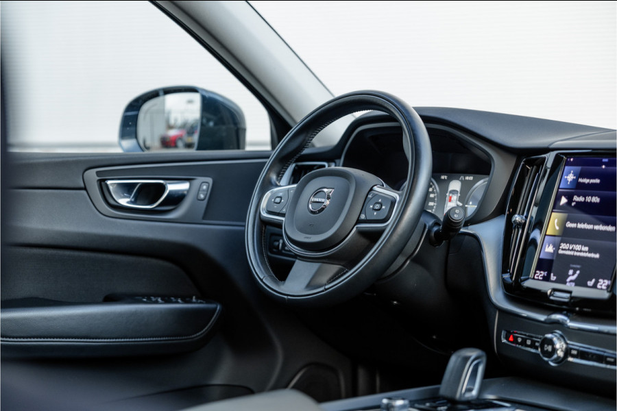 Volvo XC60 2.0 Recharge T6 AWD Panorama / Stoelverwarming / Camera /