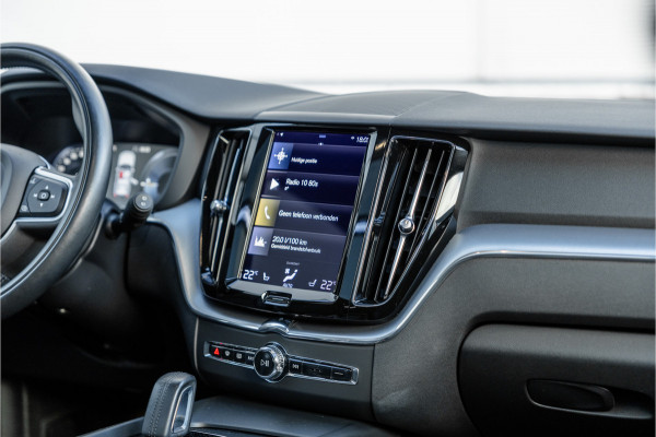 Volvo XC60 2.0 Recharge T6 AWD Panorama / Stoelverwarming / Camera /