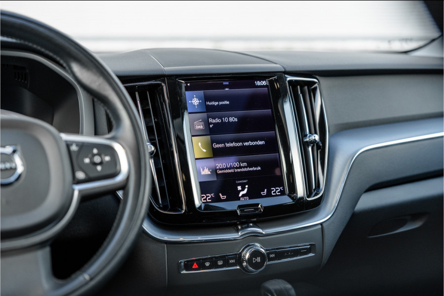 Volvo XC60 2.0 Recharge T6 AWD Panorama / Stoelverwarming / Camera /