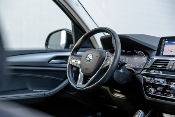 BMW X3 xDrive30e Business Edition Plus Panorama dak / Leder / Carplay / Android Auto /