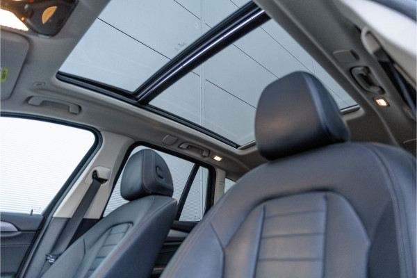 BMW X3 xDrive30e Business Edition Plus Panorama dak / Leder / Carplay / Android Auto /
