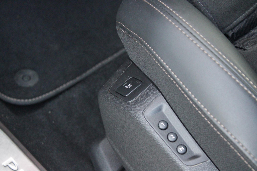 Peugeot 3008 1.6 HYbrid 225PK GT PACK BUSINESS BLACK PACK | AFNEEMBARE TREKHAAK | ADAPTIVE CRUISE CONTROL | ELEKLTRISCH VERSTELBARE BESTUUDERSSTOEL MET GEHEUGENFUNCTIE | MASSAGE FUNCTIE OP BEIDE VOORSTOELEN | STOEL VERWARMING | FULL LED KOPLAMPEN | ELEKTRISCH BEDIENBARE ACHTERKLEP | FOCAL AUDIO SYSTEEM | ZWART DAK | LICHTMETALEN VELGEN 19" | DODEHOEK DETECTIE | KEYLESS ENTRY/START | APPLE CARPLAY/ANDROID AUTO | NAVIGATIE | CAMERA VOOR + ACHTER |