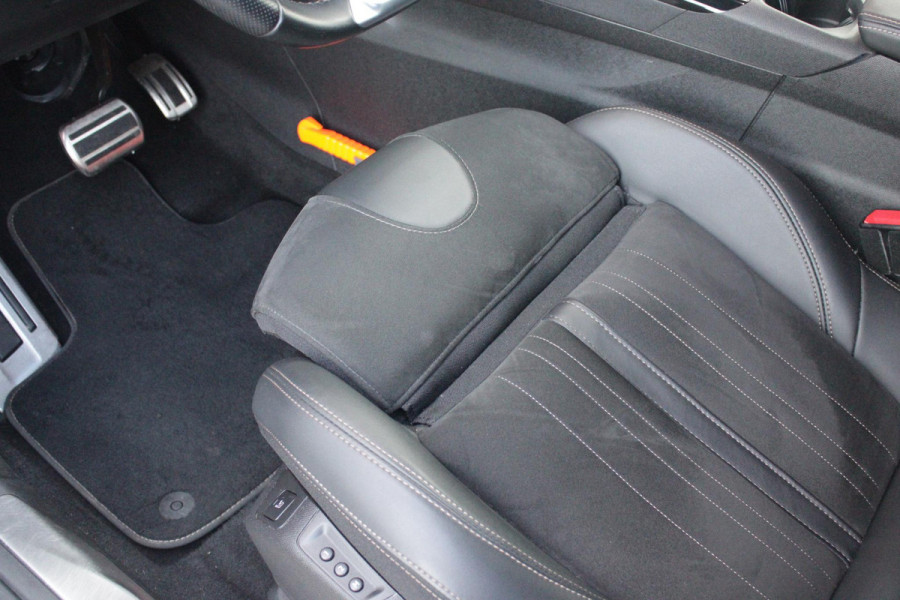 Peugeot 3008 1.6 HYbrid 225PK GT PACK BUSINESS BLACK PACK | AFNEEMBARE TREKHAAK | ADAPTIVE CRUISE CONTROL | ELEKLTRISCH VERSTELBARE BESTUUDERSSTOEL MET GEHEUGENFUNCTIE | MASSAGE FUNCTIE OP BEIDE VOORSTOELEN | STOEL VERWARMING | FULL LED KOPLAMPEN | ELEKTRISCH BEDIENBARE ACHTERKLEP | FOCAL AUDIO SYSTEEM | ZWART DAK | LICHTMETALEN VELGEN 19" | DODEHOEK DETECTIE | KEYLESS ENTRY/START | APPLE CARPLAY/ANDROID AUTO | NAVIGATIE | CAMERA VOOR + ACHTER |